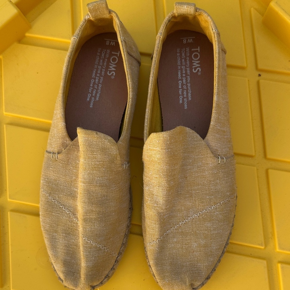 Toms Women's Light Yellow Espadrilles - Picture 4 of 16
